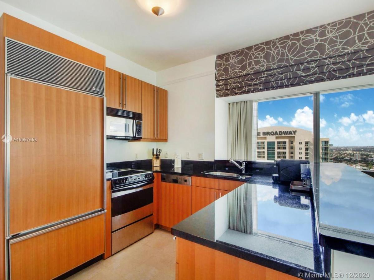 Four Seasons Hotel Miami - Luxury Private Residences Экстерьер фото