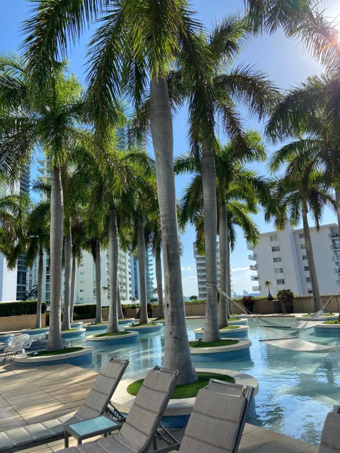 Four Seasons Hotel Miami - Luxury Private Residences Экстерьер фото